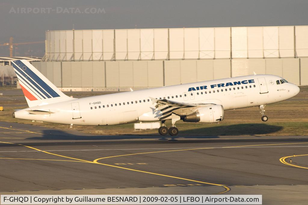 F-GHQD, 1990 Airbus A320-211 C/N 0108, Landing 14R