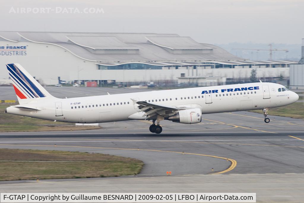 F-GTAP, 2008 Airbus A321-211 C/N 3372, Landing 14R