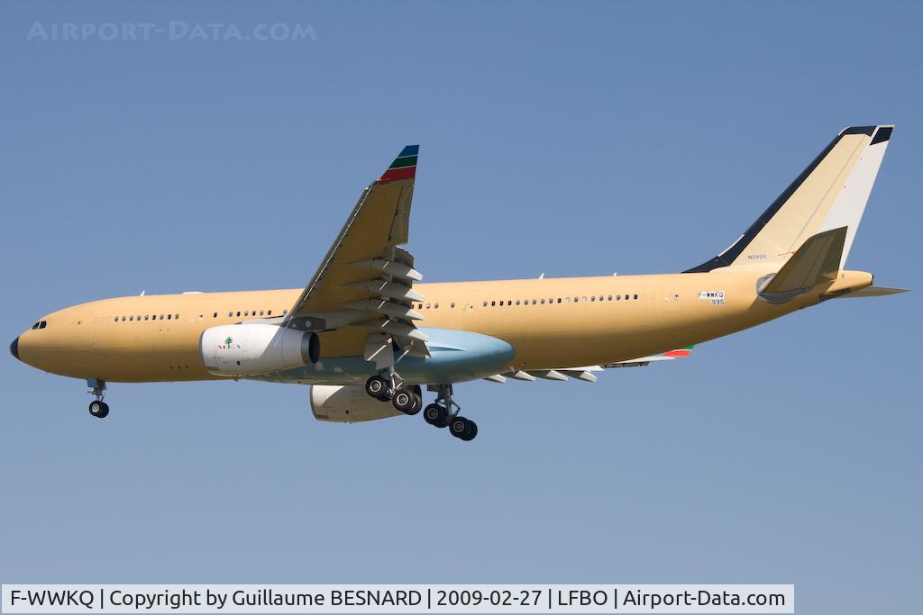 F-WWKQ, 2009 Airbus A330-243 C/N 995, Landing 32L
