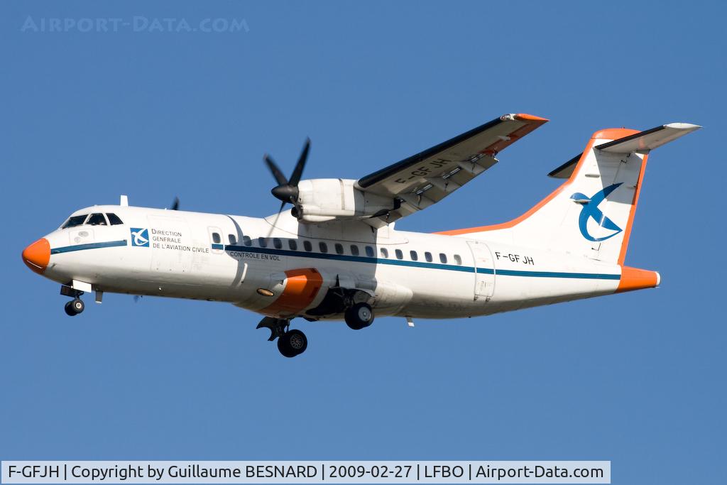 F-GFJH, 1987 ATR 42-300 C/N 049, Landing 32L