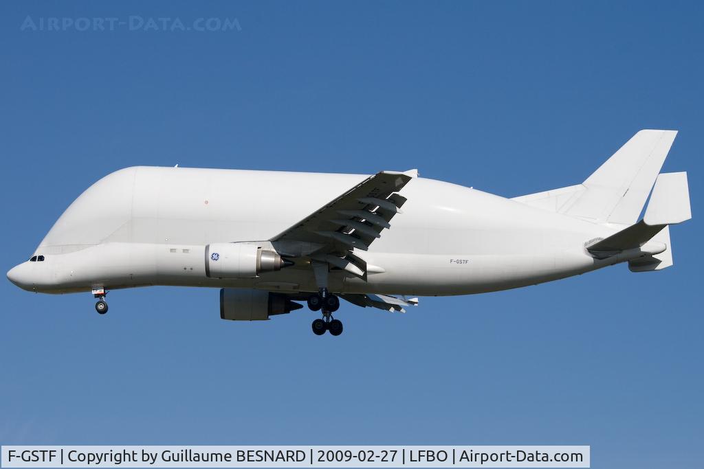 F-GSTF, 2000 Airbus A300B4-608ST Super Transporter C/N 796, Landing 32L