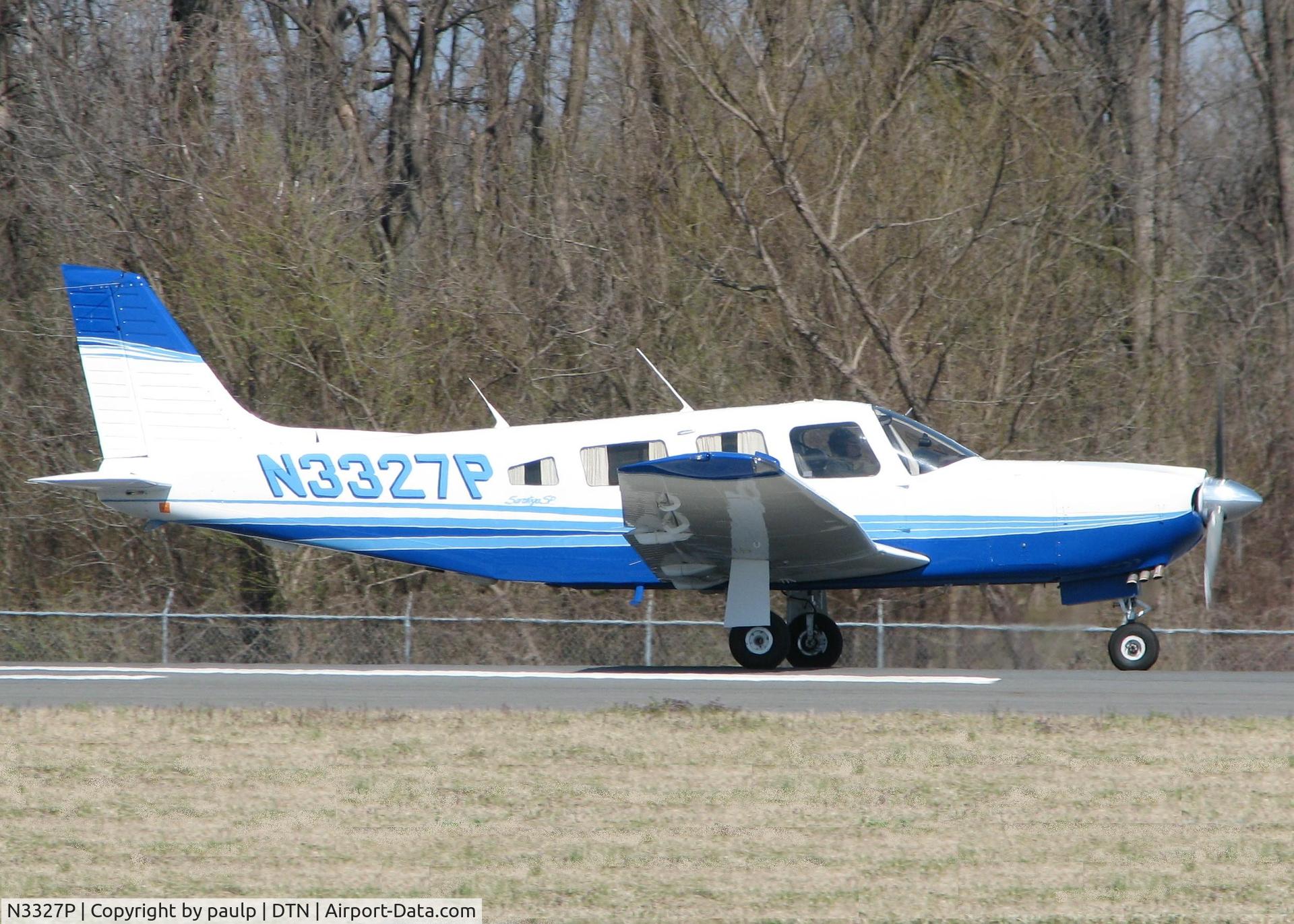 N3327P, 1988 Piper PA-32R-301 Saratoga C/N 3213013, Taking off from the Shreveport Downtown airport.