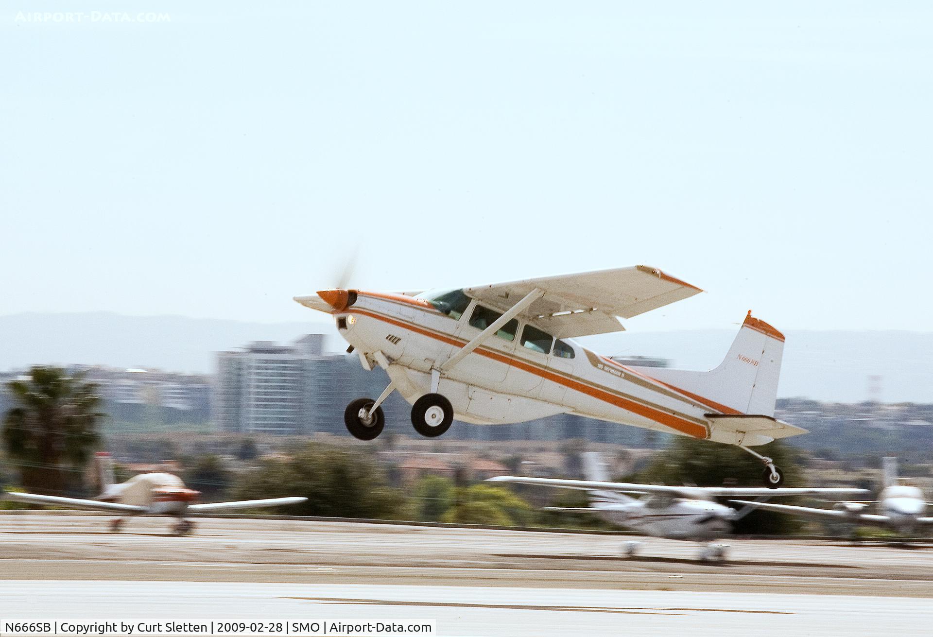 N666SB, 1980 Cessna A185F Skywagon 185 C/N 18503994, Cessna 185 taking off at Santa Monica
