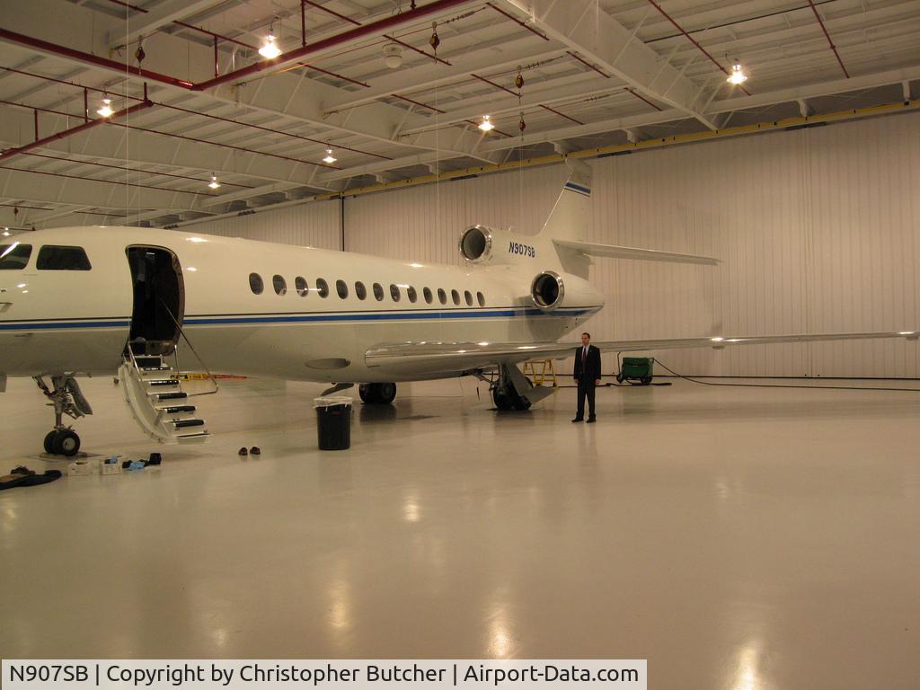 N907SB, 2007 Dassault Falcon 7X C/N 13, brand spanking new, AT&T