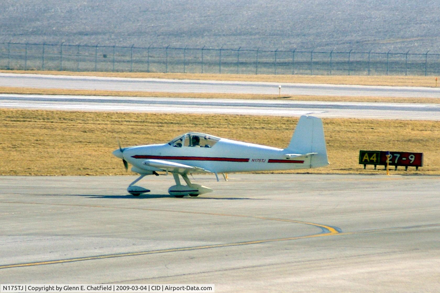 N175TJ, 2005 Vans RV-7A C/N 70386, Taxiing on Alpha to the East T-hangars
