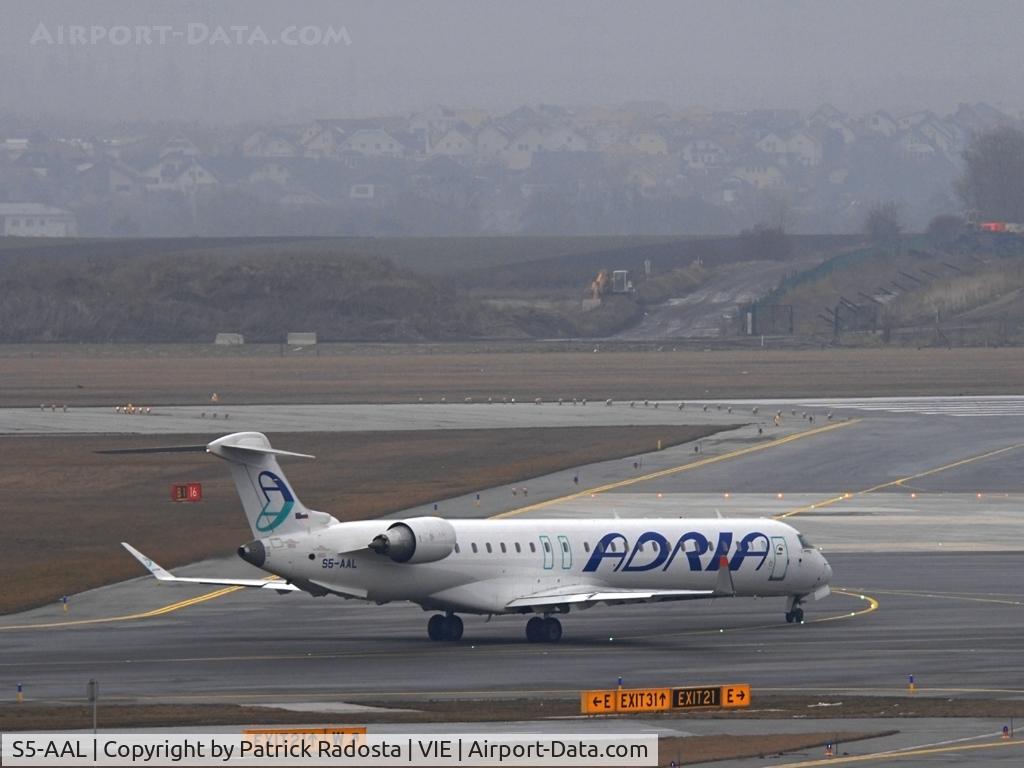 S5-AAL, 2007 Bombardier CRJ-900LR (CL-600-2D24) C/N 15129, Normally Adria operates LJU-VIE with CRJ 200 but sometimes this big one arrives in VIE