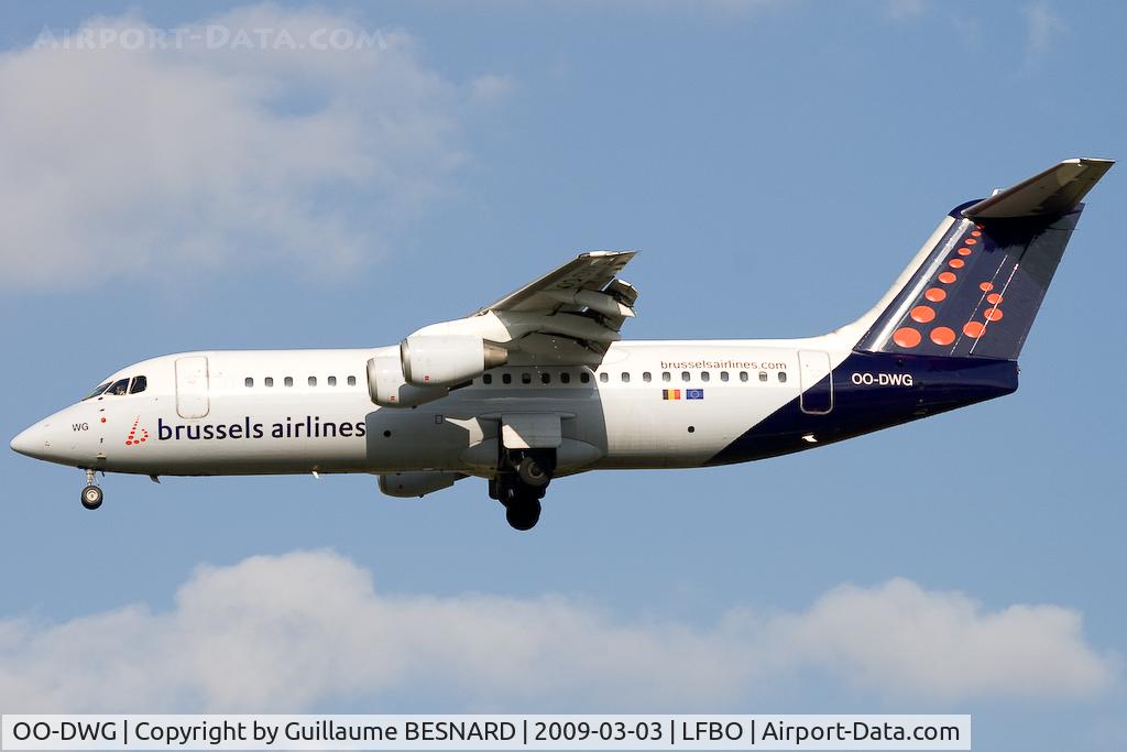 OO-DWG, 1998 British Aerospace Avro 146-RJ100 C/N E3336, Landing 32L