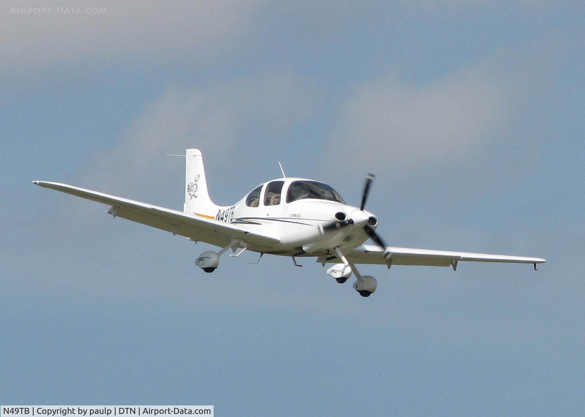 N49TB, 2004 Cirrus SR20 G2 C/N 1466, Landing on 14 at the Shreveport Downtown airport.