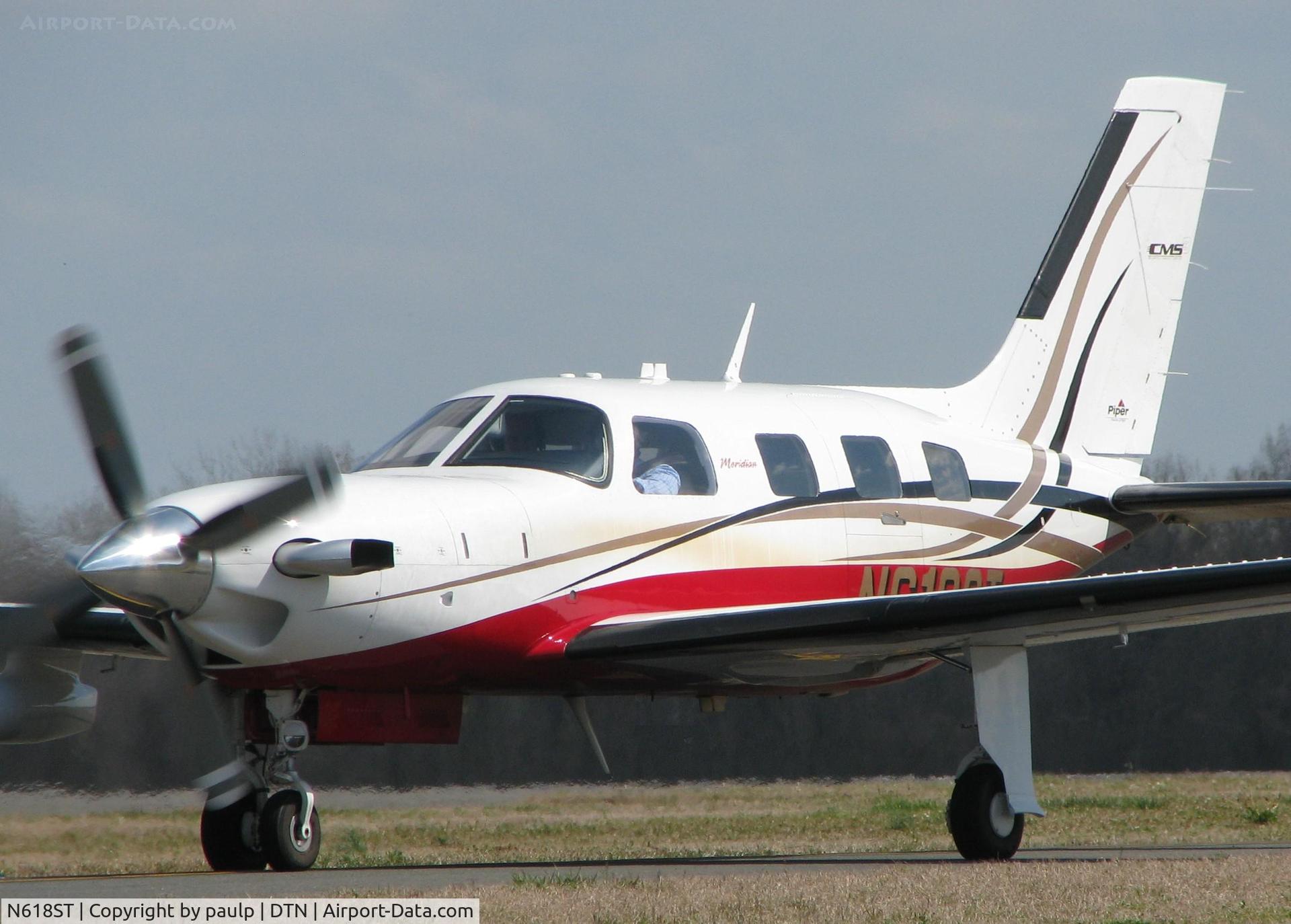 N618ST, 2007 Piper PA-46-500TP Malibu Meridian C/N 4697318, Taxiing to runway 14 at the Shreveport Downtown airport.