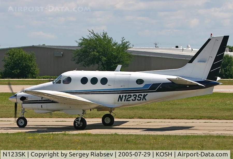 N123SK, Beech C90 King Air C/N LJ-540, EAA AirVenture 2005