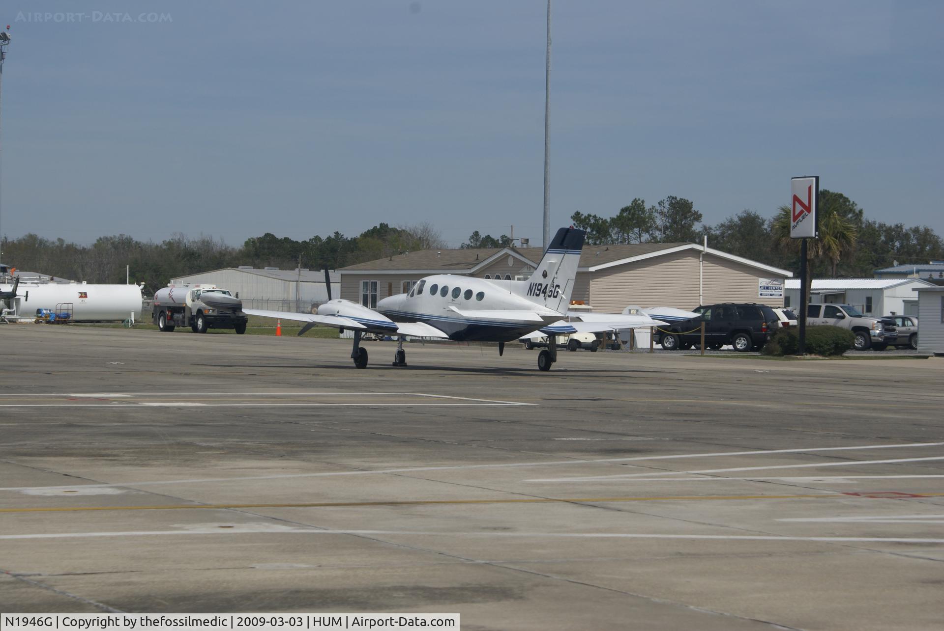 N1946G, 1974 Cessna 421B Golden Eagle C/N 421B0846, Taken while Taxiing