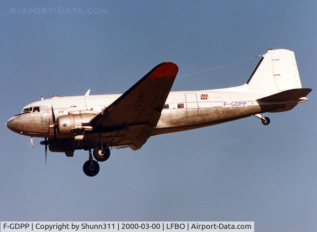 F-GDPP, 1943 Douglas C-47A-1-DL  Skytrain C/N 9172, Landing rwy 32R