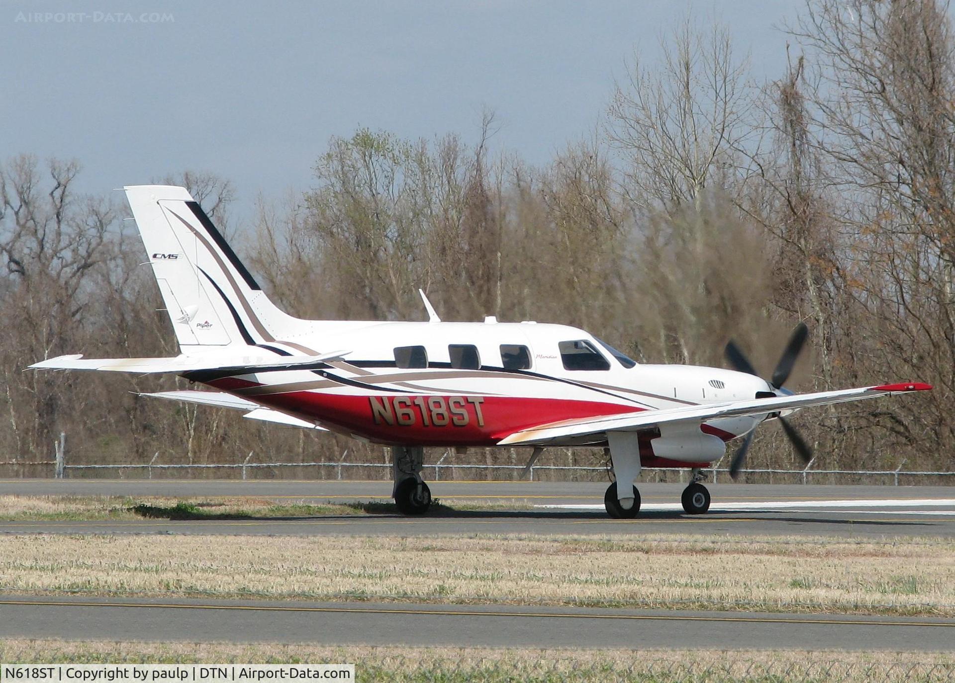 N618ST, 2007 Piper PA-46-500TP Malibu Meridian C/N 4697318, Turning onto runway 14 from taxiway Foxtrot at the Shreveport Downtown airport.