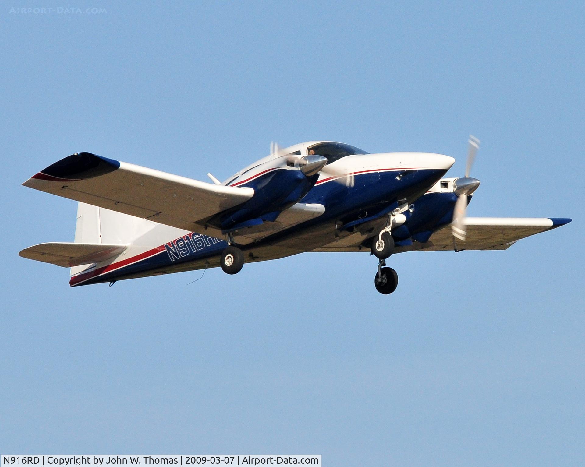N916RD, 1959 Piper PA-23-160 Apache C/N 23-1743, Departing runway 22