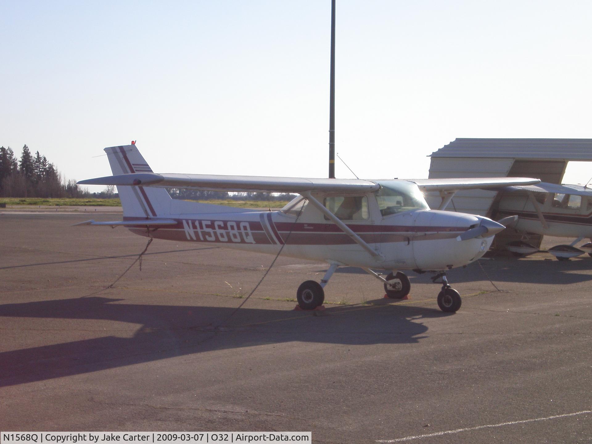 N1568Q, 1971 Cessna 150L C/N 15072868, At Reedley Muni