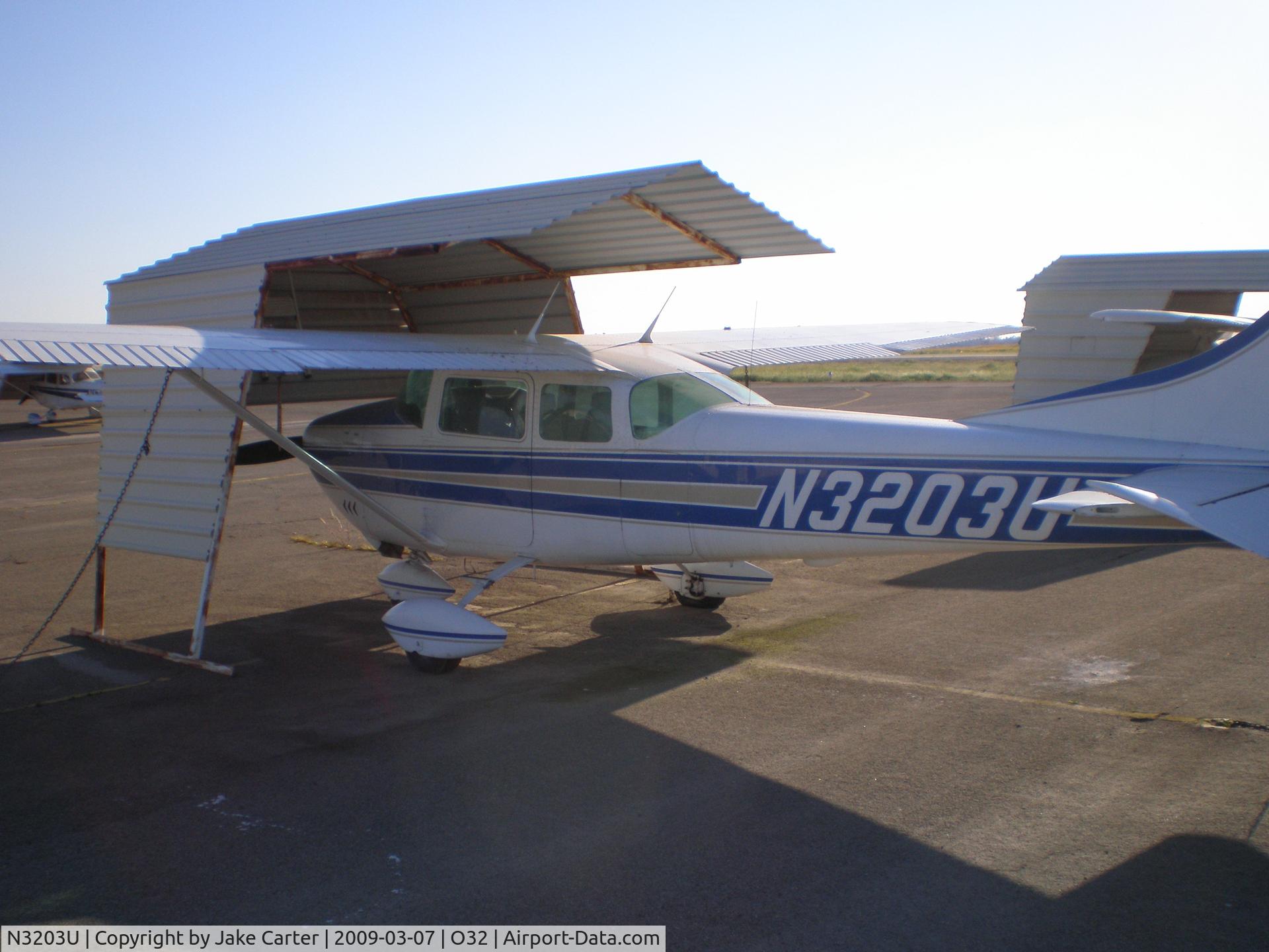N3203U, 1962 Cessna 182F Skylane C/N 18254603, At Reedley Muni.