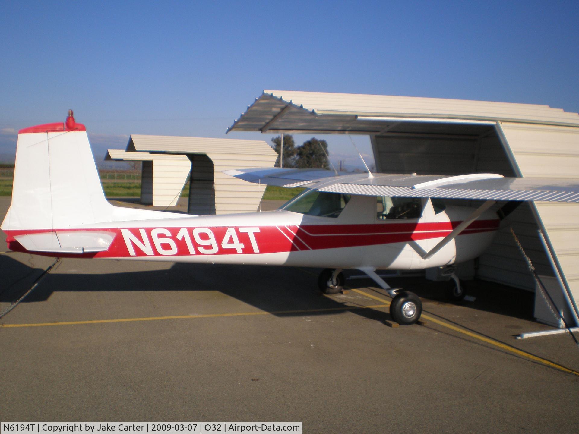 N6194T, 1964 Cessna 150E C/N 15060894, At Reedley Muni.