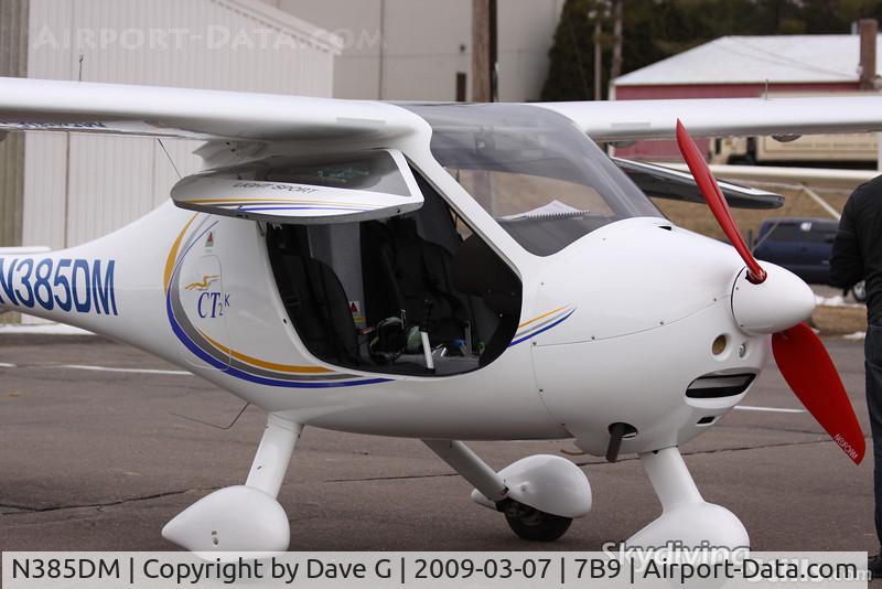 N385DM, Flight Design CT2K C/N 02.08.03.32, Just arrived at Ellington, CT