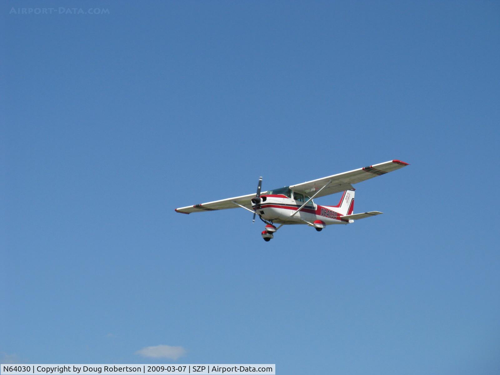 N64030, 1975 Cessna 172M C/N 17264976, 1975 Cessna 172M, Lycoming O-320-E2D 150 Hp, on final for Rwy 22
