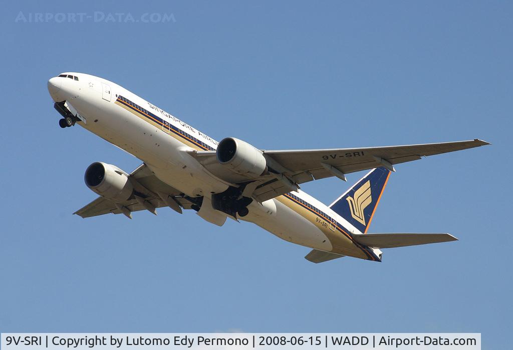 9V-SRI, 2001 Boeing 777-212/ER C/N 30867, Singapore Airlines