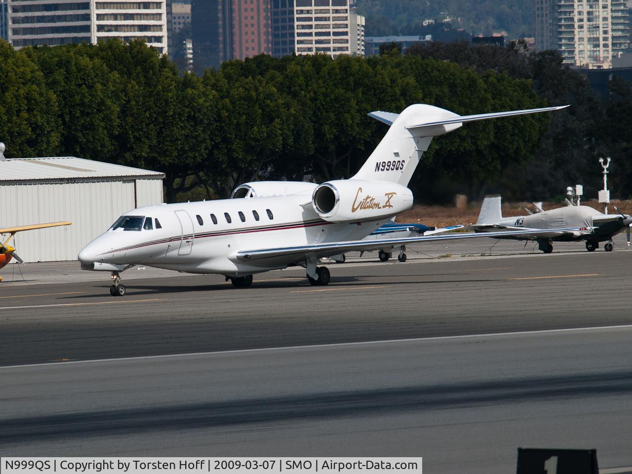 N999QS, 2002 Cessna 750 Citation X C/N 750-0203, N999QS taxiing