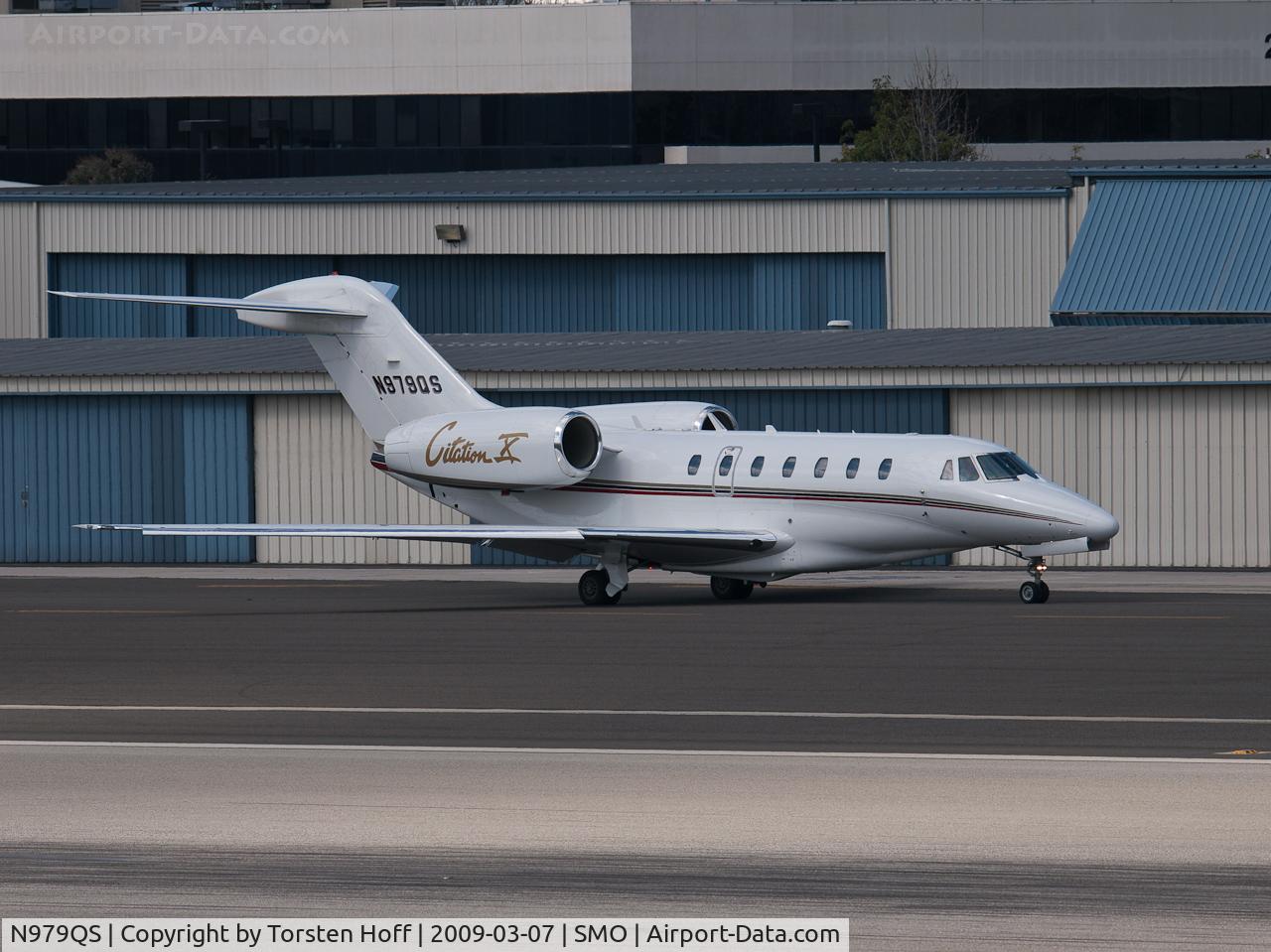 N979QS, 1999 Cessna 750 Citation X Citation X C/N 750-0079, N979QS taxiing