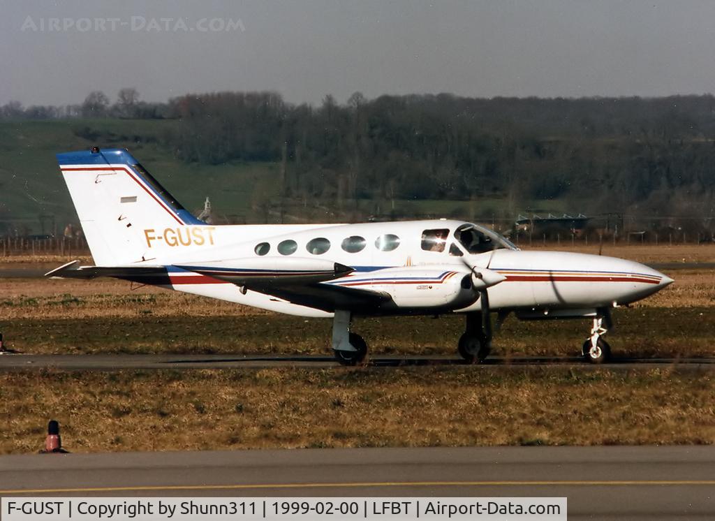 F-GUST, Cessna 421B Golden Eagle C/N 421B-0968, Arriving from flight and taxiing to the terminal...