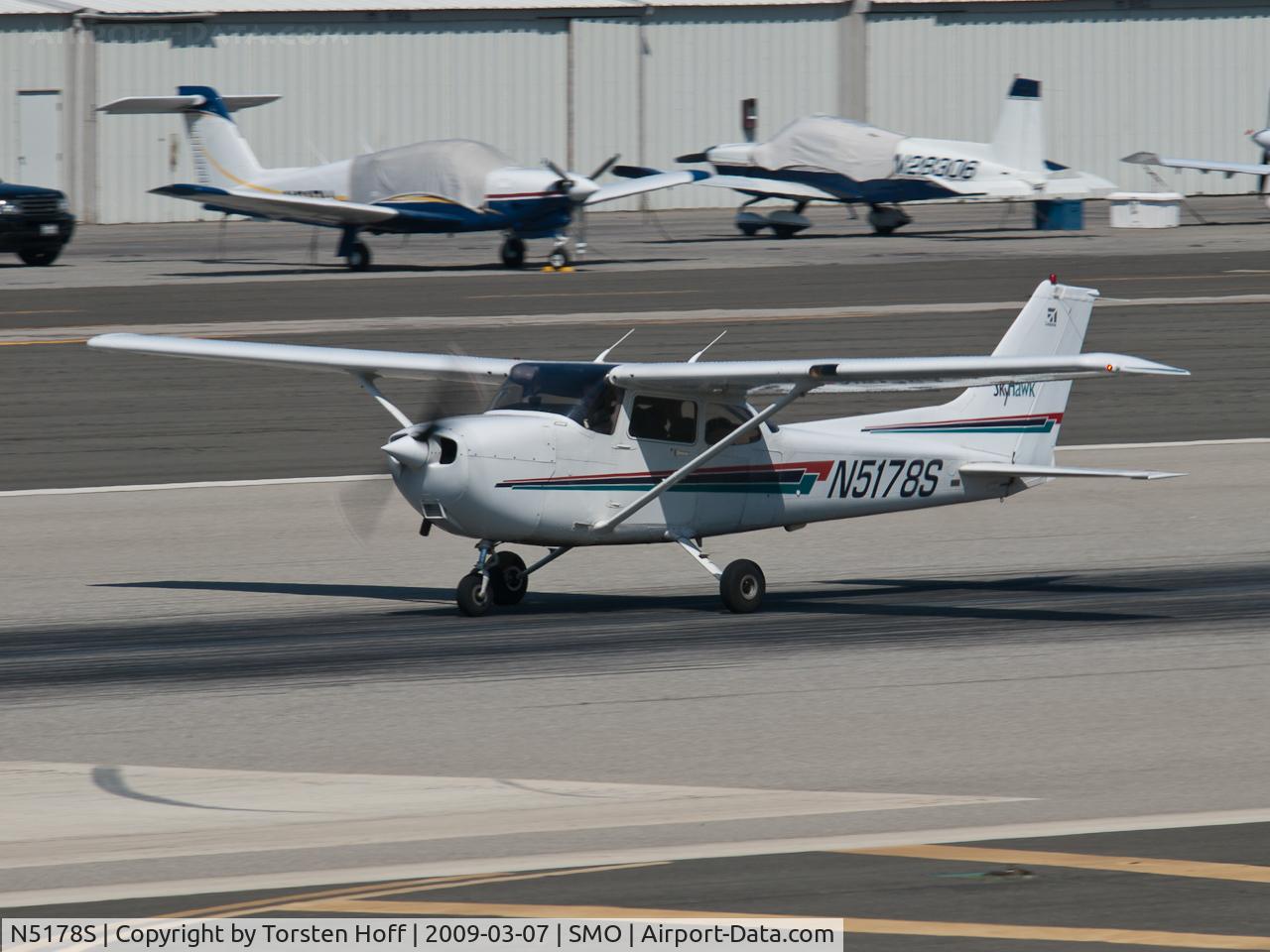 N5178S, 2002 Cessna 172R C/N 17281097, N5178S departing from RWY 21