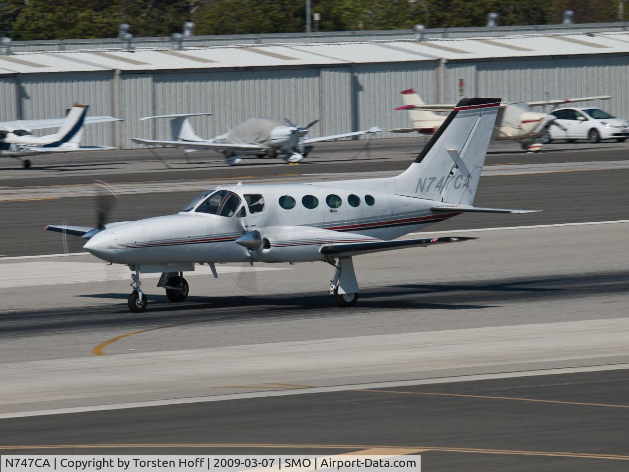 N747CA, Cessna 421C Golden Eagle C/N 421C0850, N747CA departing from RWY 21