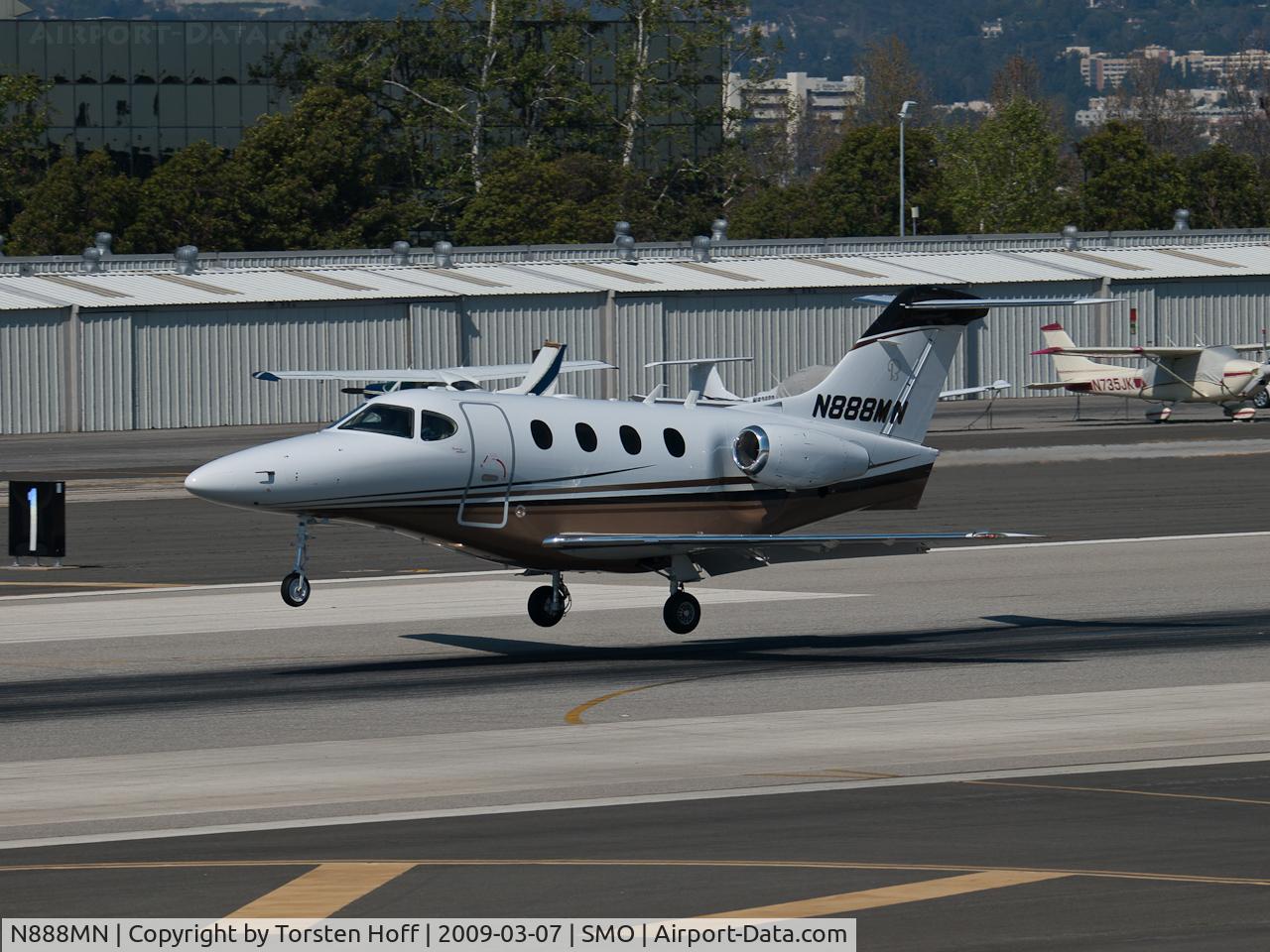 N888MN, Raytheon Aircraft Company 390 C/N RB-153, N888MN arriving on RWY 21