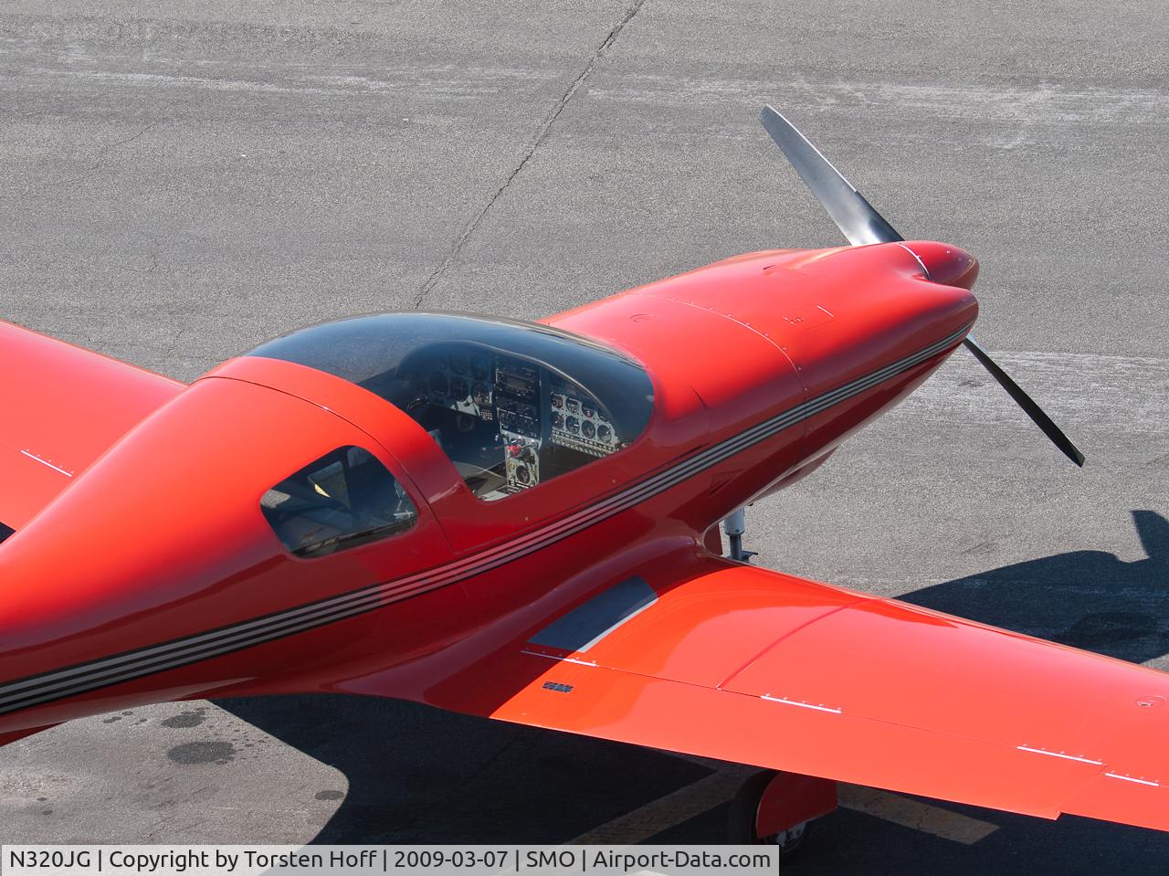 N320JG, 1990 Lancair 235 C/N 133, N320JG on the tarmac at SMO