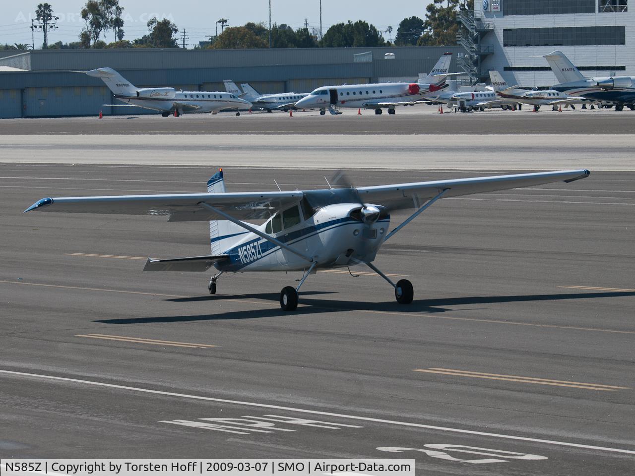 N585Z, 1977 Cessna A185F Skywagon 185 C/N 18503266, N585Z taxiing