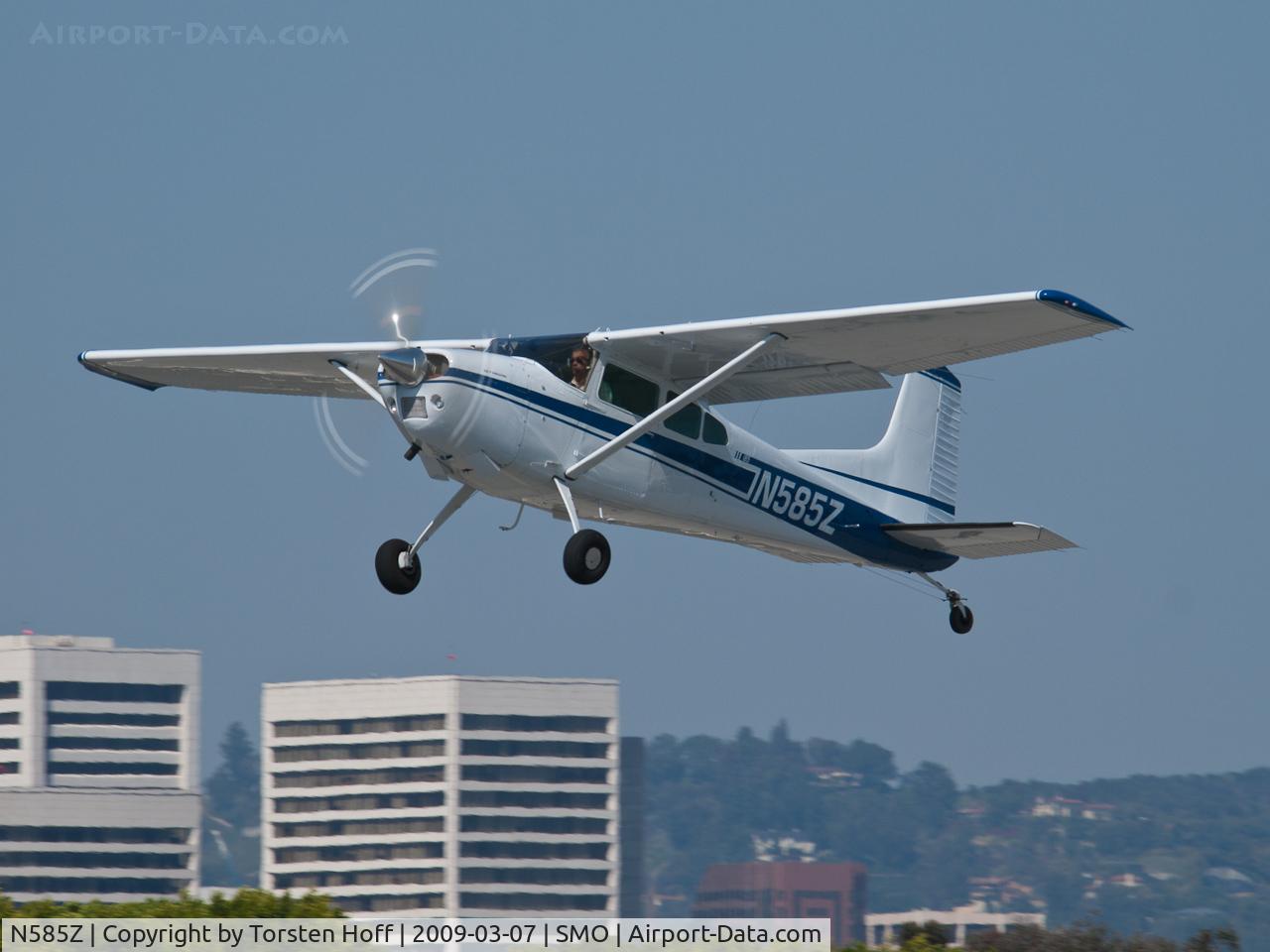 N585Z, 1977 Cessna A185F Skywagon 185 C/N 18503266, N585Z departing from RWY 21