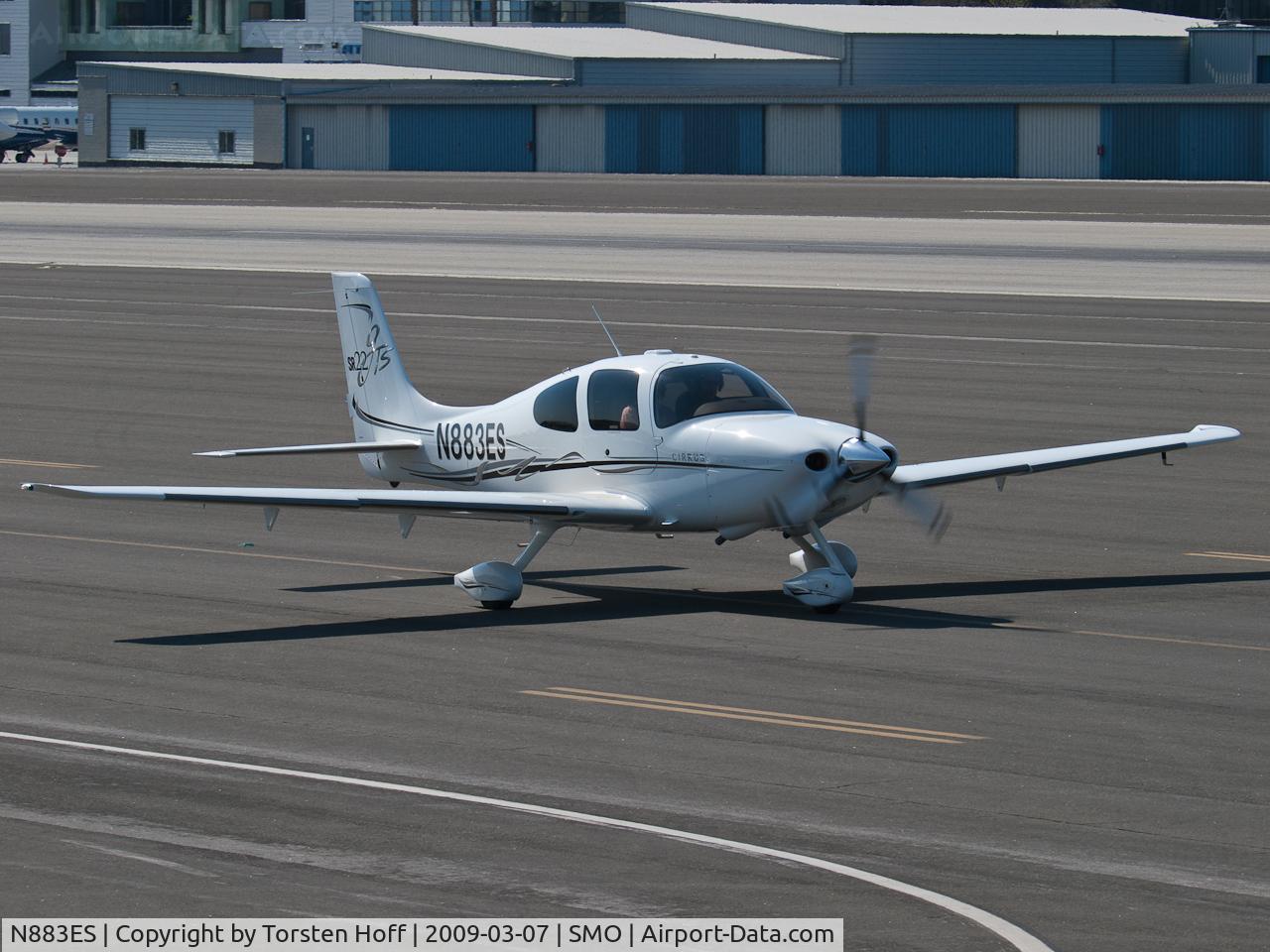N883ES, 2006 Cirrus SR22 GTS C/N 2124, N883ES taxiing