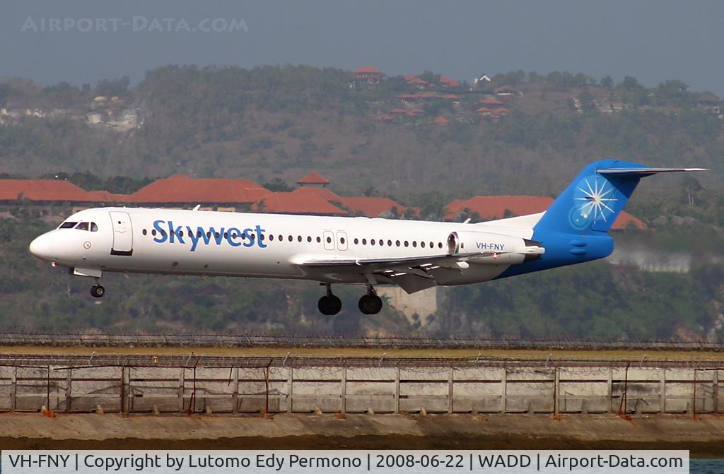 VH-FNY, 1994 Fokker 100 (F-28-0100) C/N 11484, Skywest