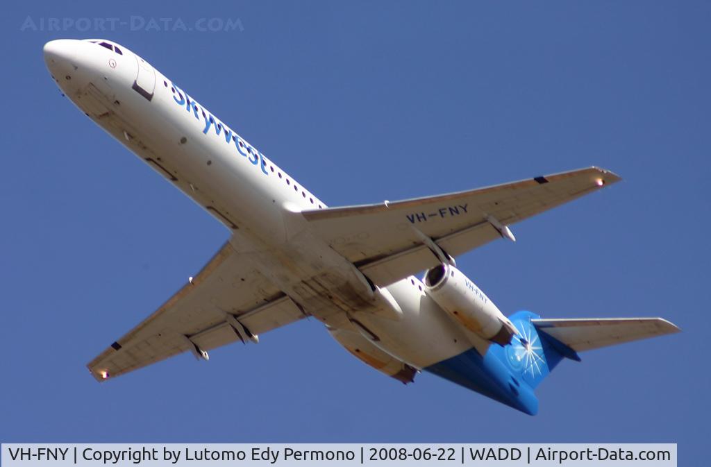VH-FNY, 1994 Fokker 100 (F-28-0100) C/N 11484, Skywest