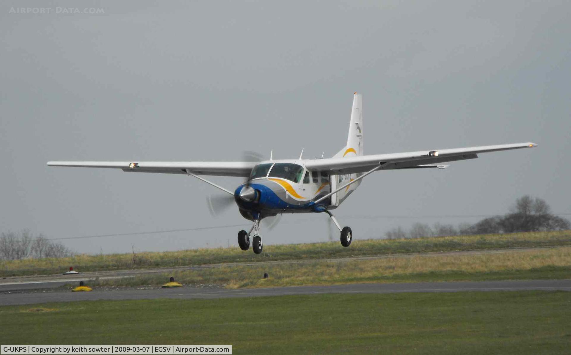 G-UKPS, 2007 Cessna 208 Caravan 1 C/N 20800423, Touching down after releasing more sky divers