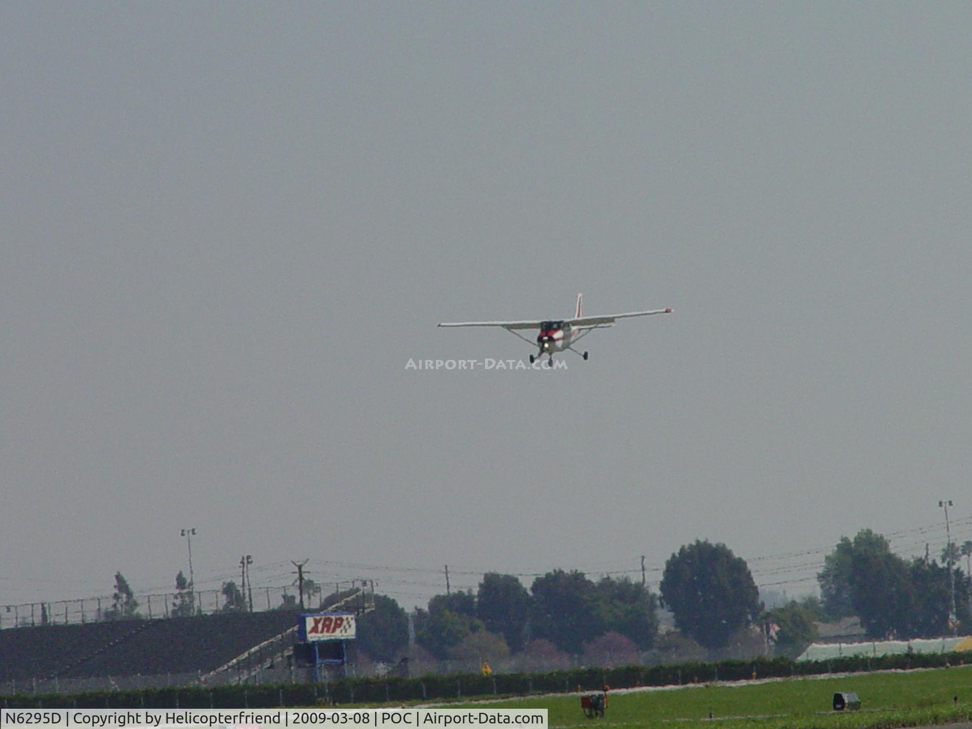 N6295D, 1979 Cessna 172N C/N 17272700, On final to Brackett