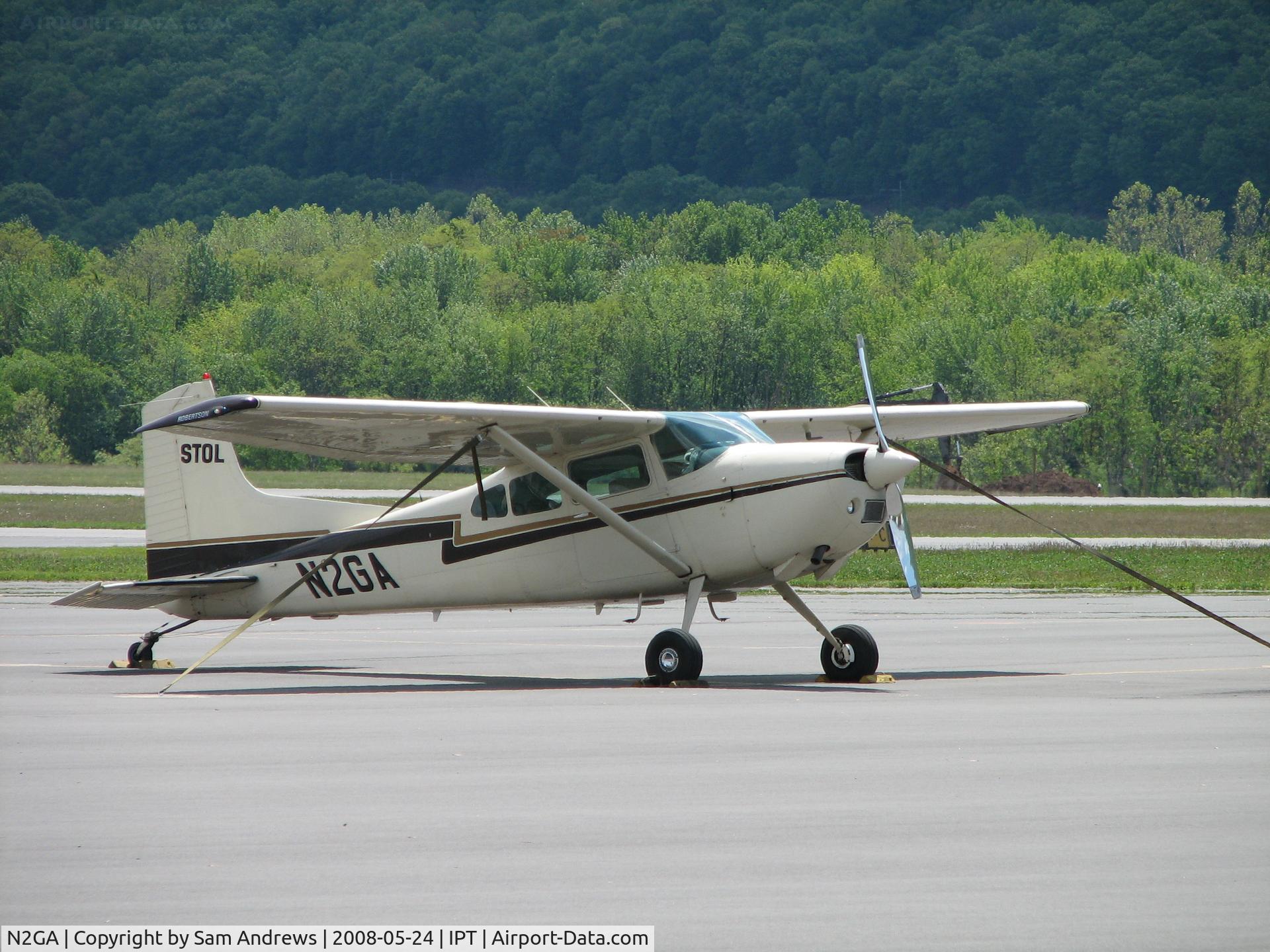 N2GA, 1974 Cessna A185F Skywagon 185 C/N 18502376, on the ramp