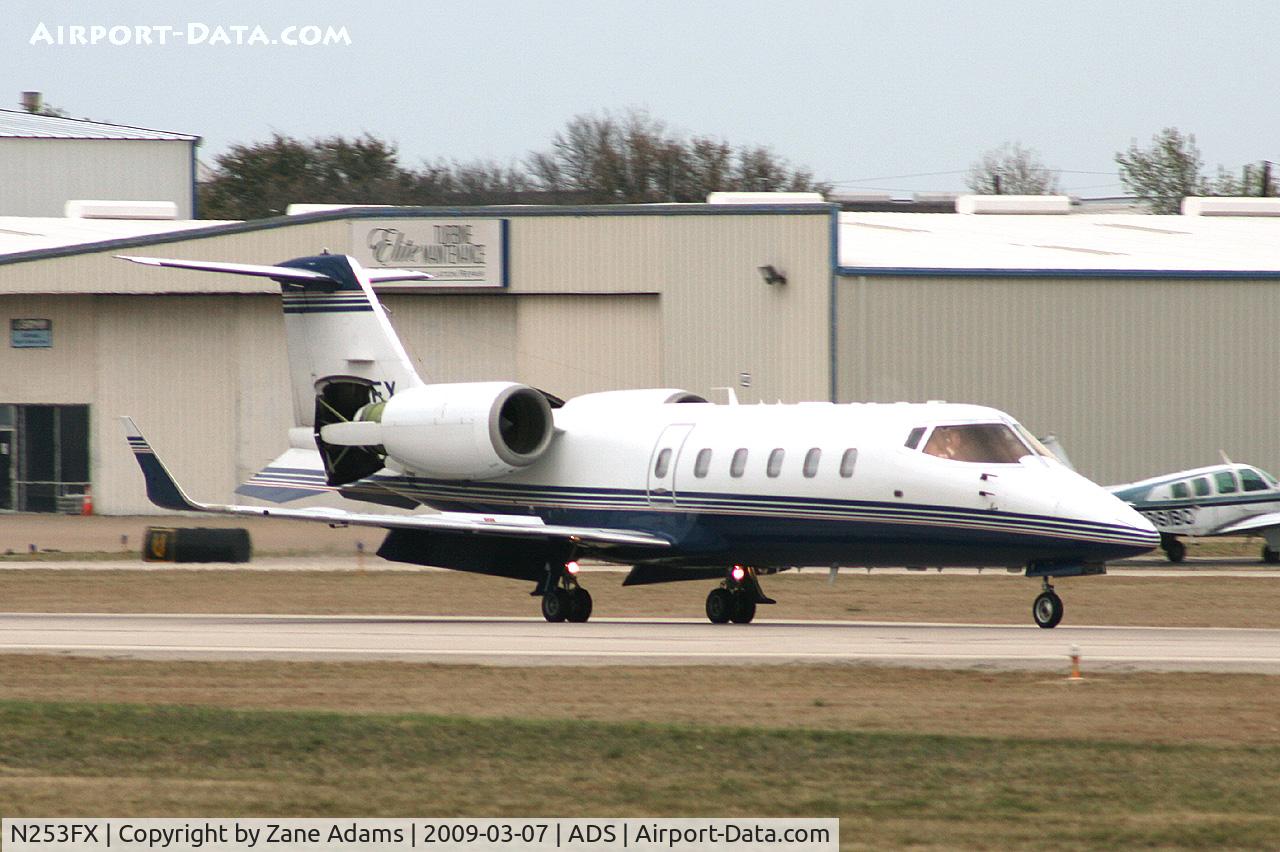N253FX, 2001 Learjet 60 C/N 241, Landing at Dallas Addison