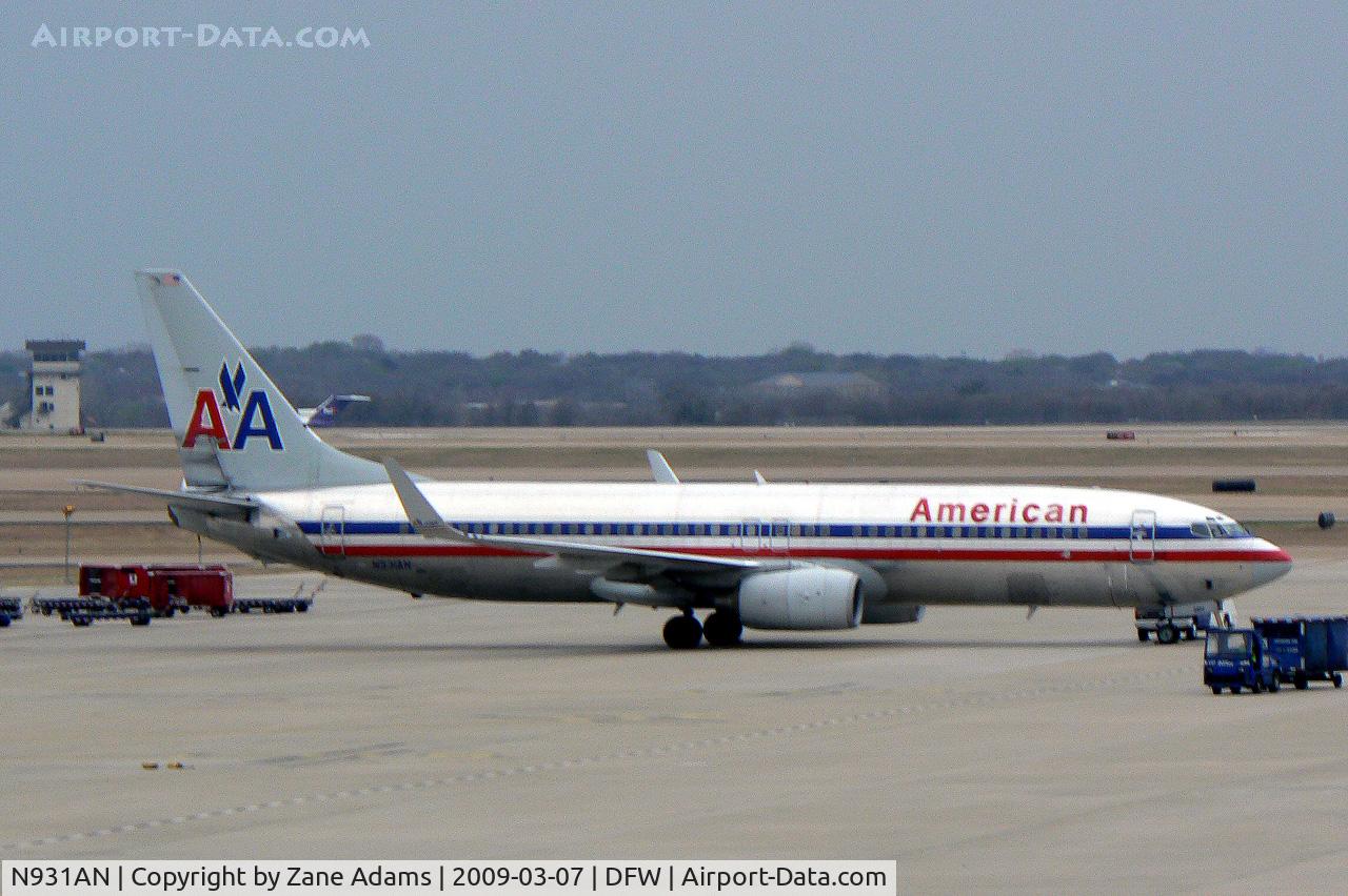 N931AN, 2000 Boeing 737-823 C/N 30079, American Airlines 737 at DFW