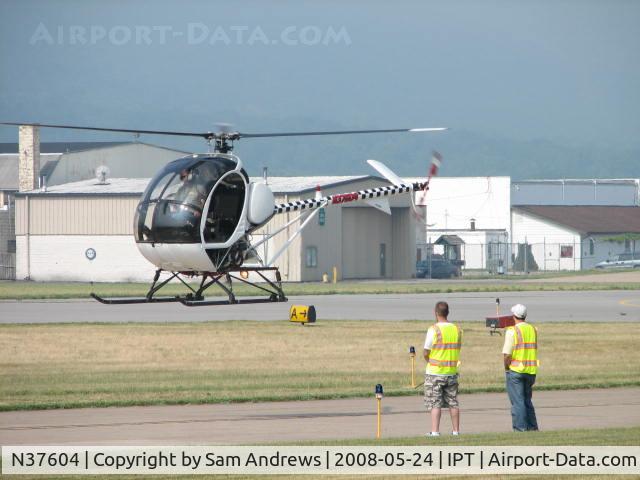 N37604, Hughes 269A C/N 64-18055, Taxiing over for the fly-in