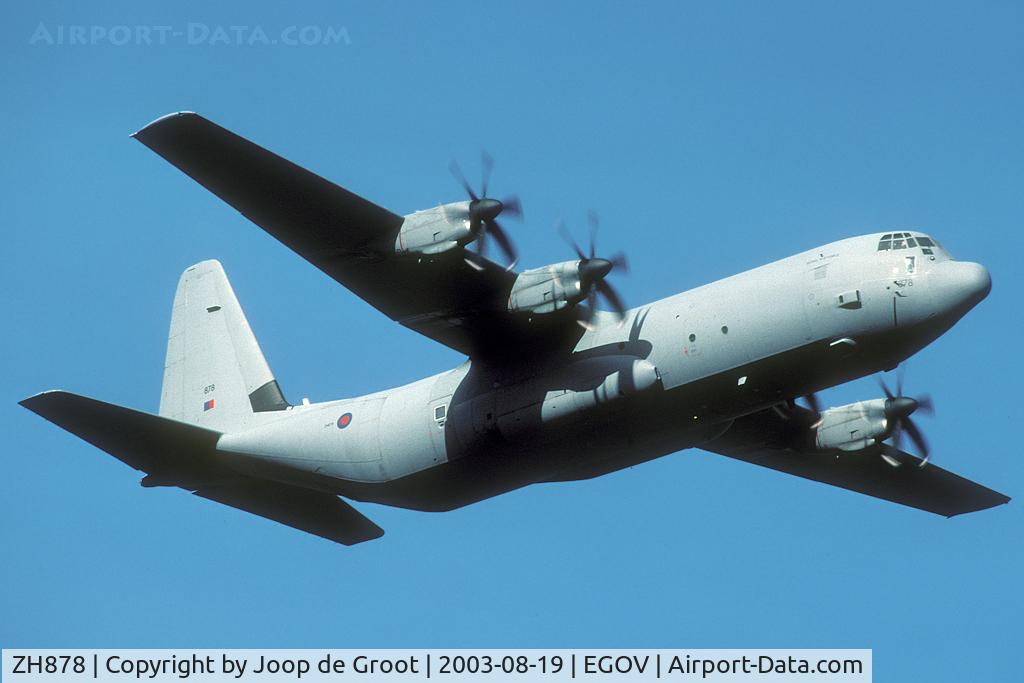 ZH878, 1998 Lockheed Martin C-130J-30 Hercules C.4 C/N 382-5462, Turning overhead for landing.
