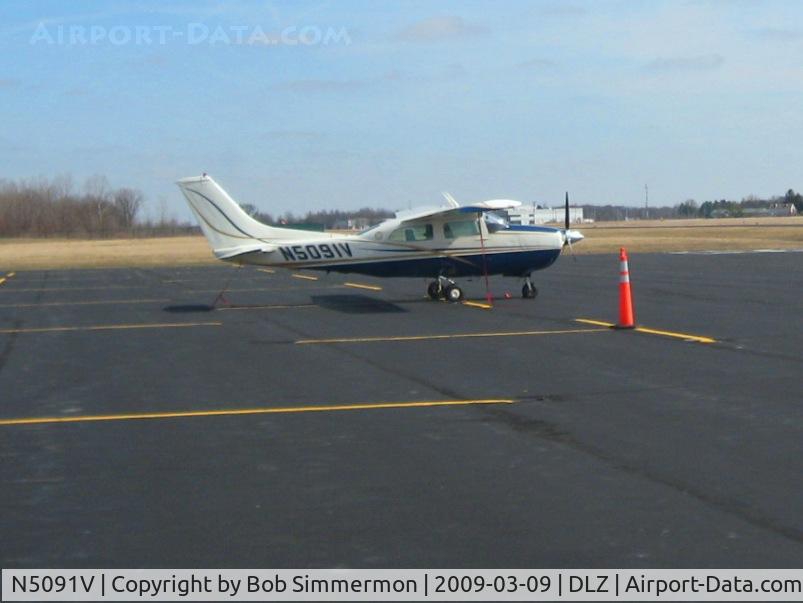 N5091V, 1975 Cessna 210L Centurion C/N 21060833, On the ramp at Delaware, Ohio