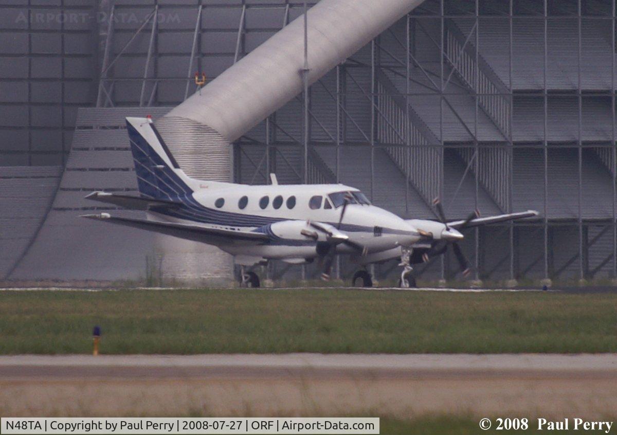 N48TA, 1978 Beech E90 King Air C/N LW-283, Taxiing in to the GA area