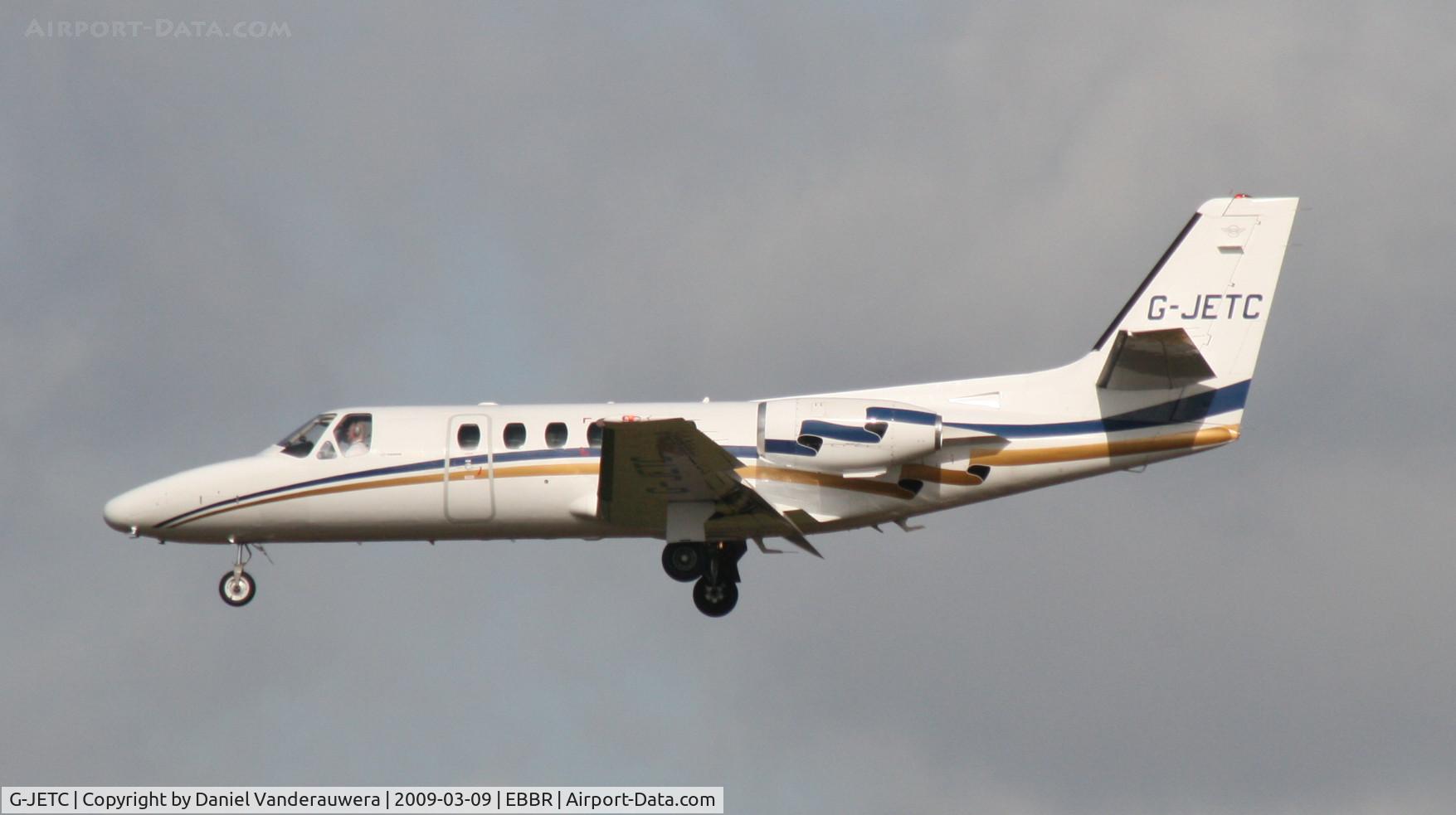G-JETC, 1981 Cessna 550 Citation II C/N 550-0282, descending to rwy 25L