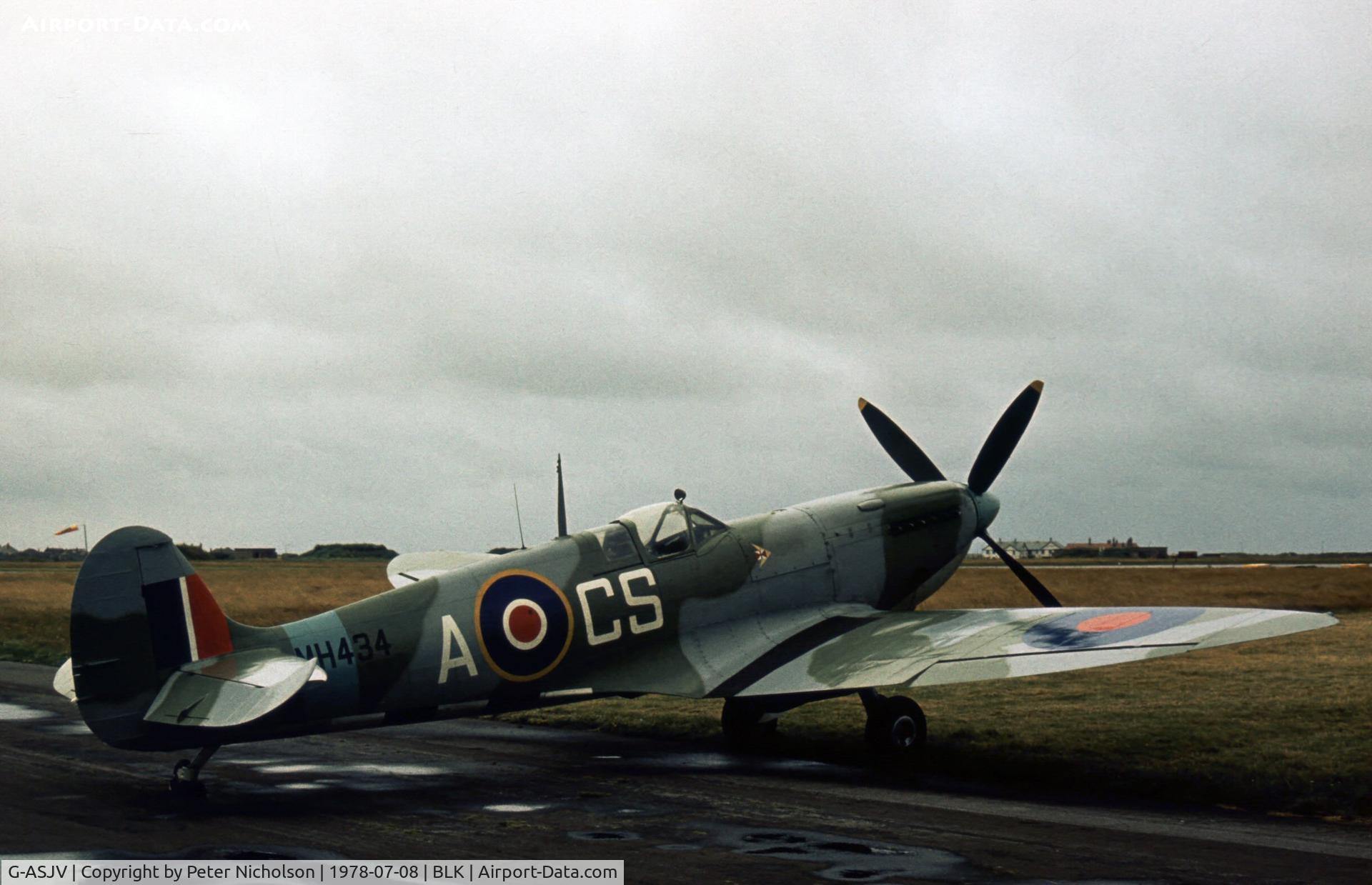 G-ASJV, 1943 Supermarine 361 Spitfire LF.IXb C/N CBAF.IX.552, MH 434 flew at the 1978 Blackpool Airshow.