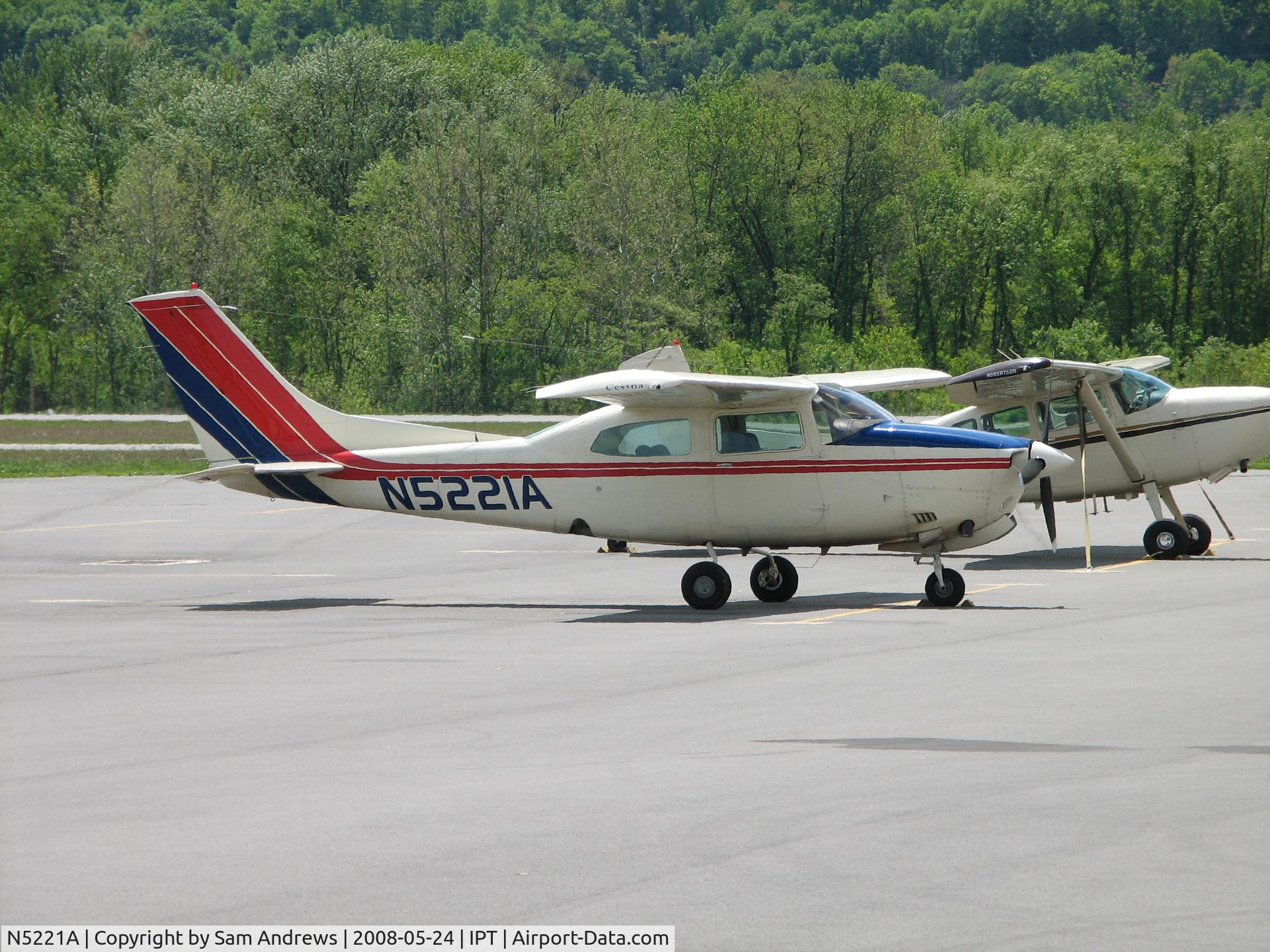 N5221A, 1979 Cessna T210N Turbo Centurion C/N 21063315, This guy was just enjoying the sun.