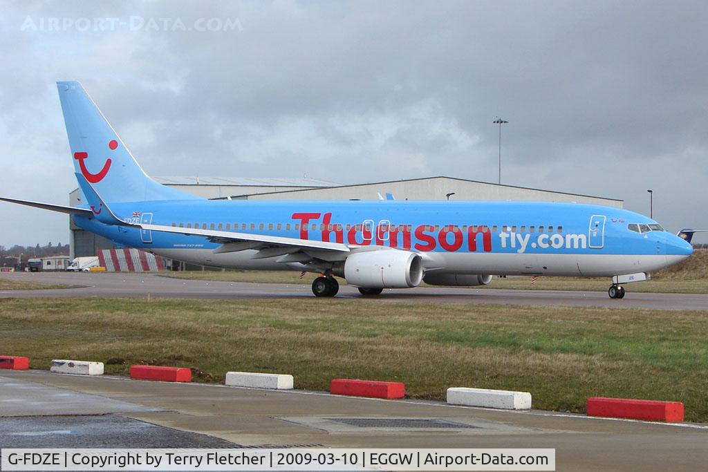 G-FDZE, 2008 Boeing 737-8K5 C/N 35137, Thomson/TUI B737 on Delta taxiway at Luton