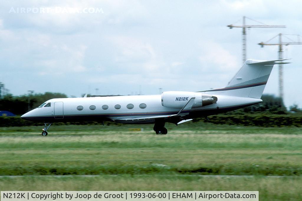N212K, 1992 Gulfstream Aerospace Gulfstream IV C/N 1192, There are not too many Bizjets at Schiphol. This Gulfstream was a rare example.